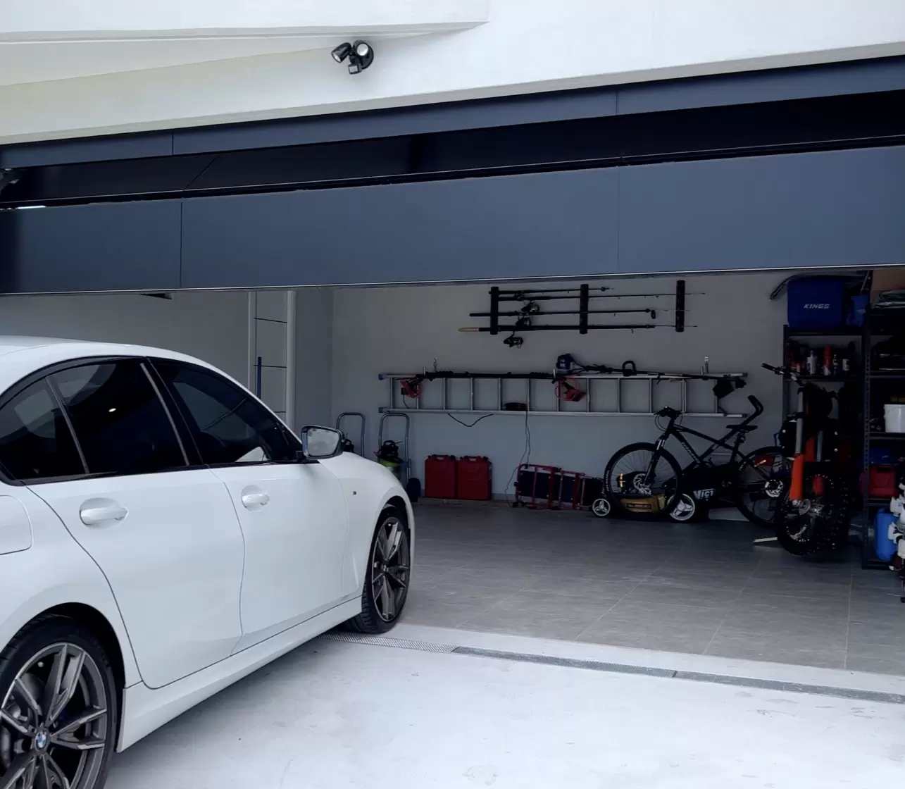 3_Garage-Door-Maintenance_2023-10-20